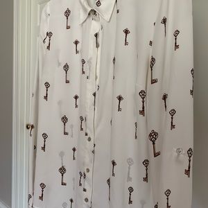 Key blouse with buttons